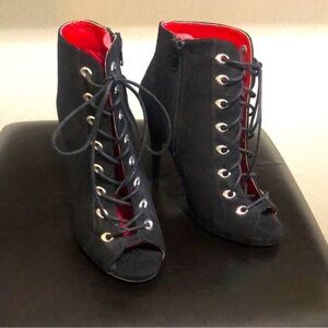 Qupid Black Lace-Up Peep Toe Stiletto Booties – NWOT